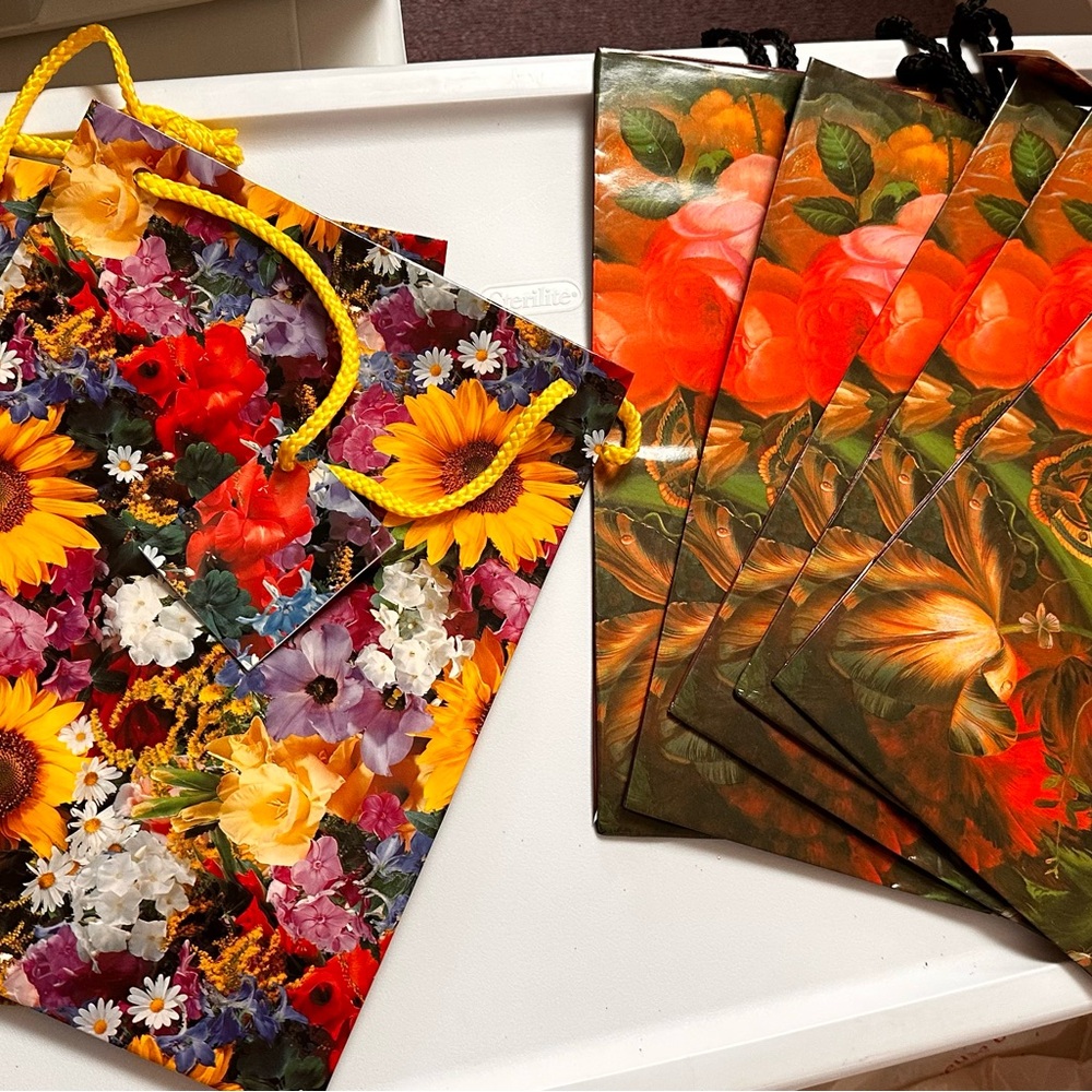 Floral Gift Bags Set